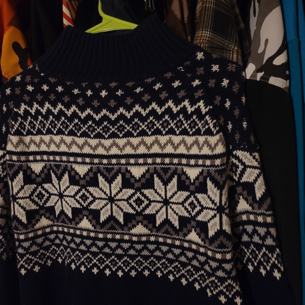 Men's Navy Blue Winter Sweater - Picture 7 of 7